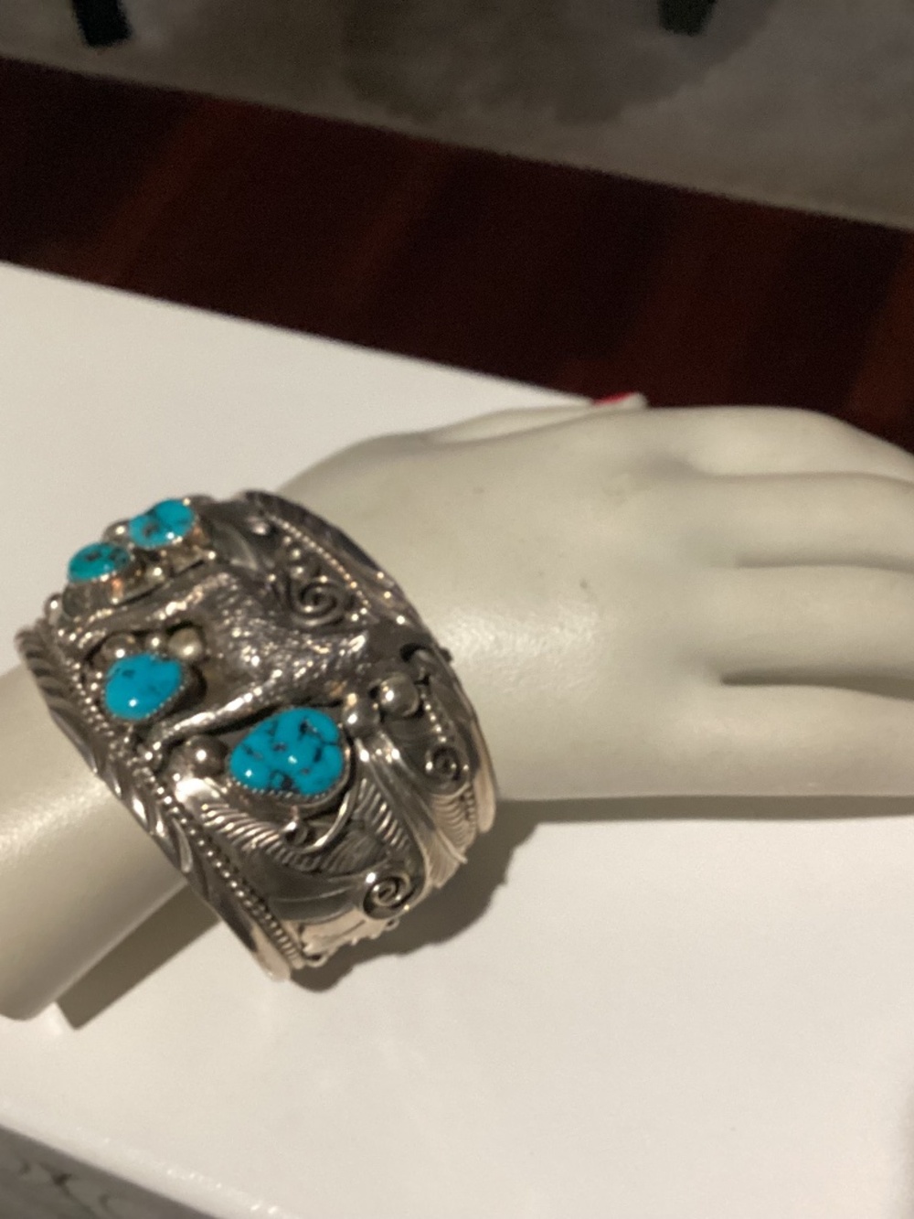 YAZZIE STERLING  TURQUOISE. CUFF.  WOLF. HUGE SIGNED. UNISEX. 💙💙💙